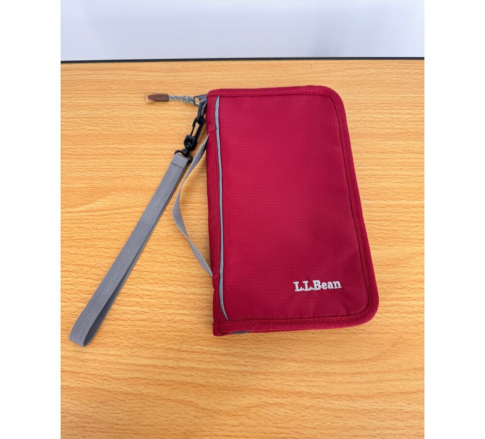 L.L. Bean travel document card holder organizer passport wallet zippered nylon